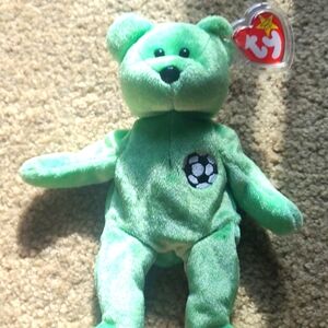 TY Beanie Baby Kicks the Bear Soccer
